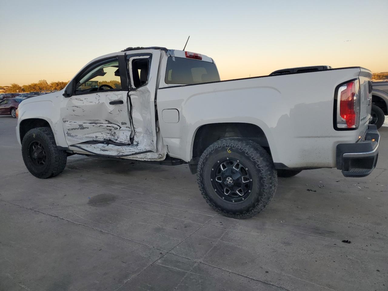 2018 GMC Canyon - Image 2