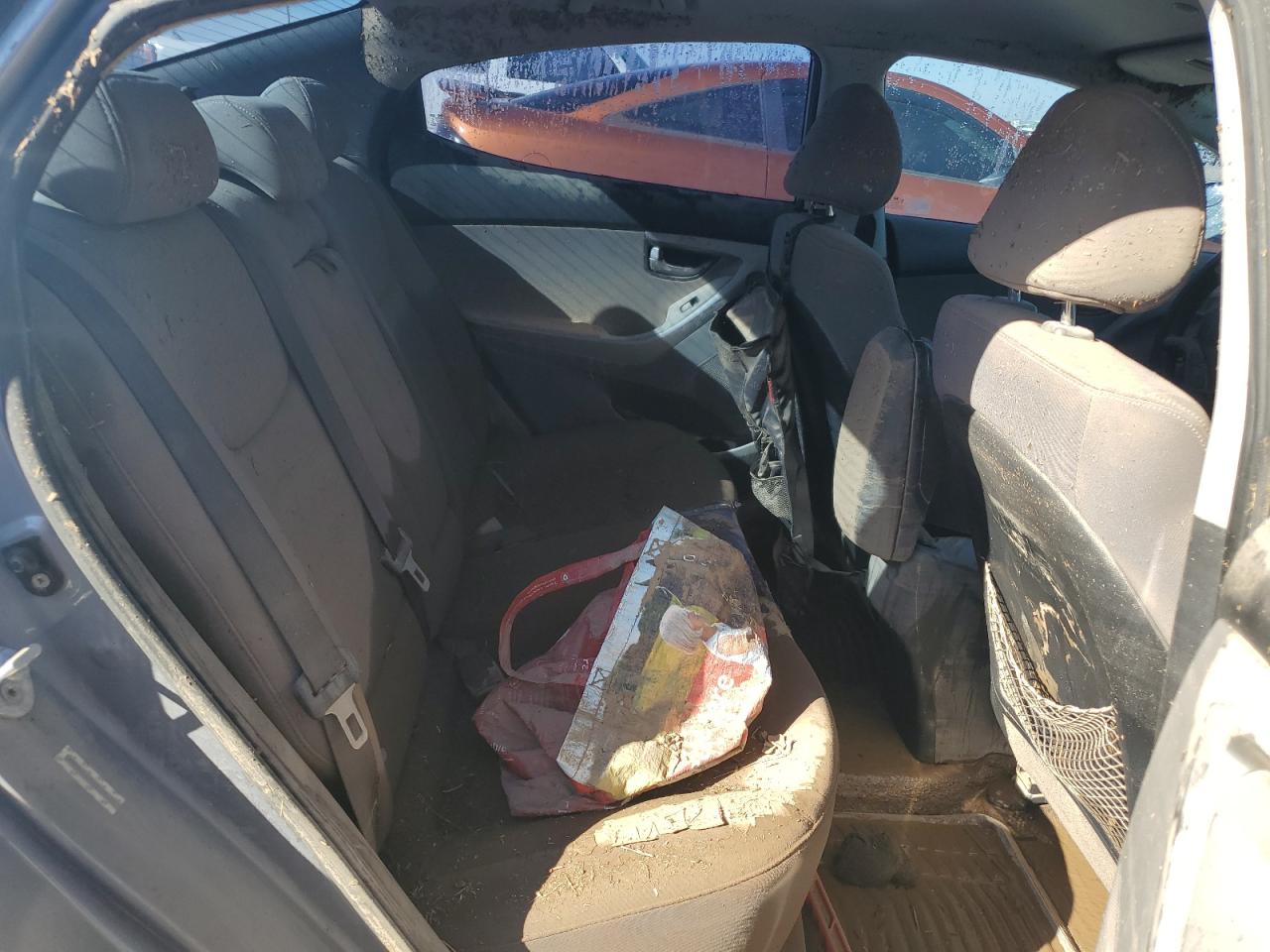 2014 Hyundai Elantra - Image 10
