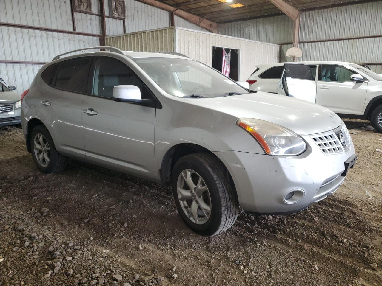2010 Nissan Rogue - Image 4