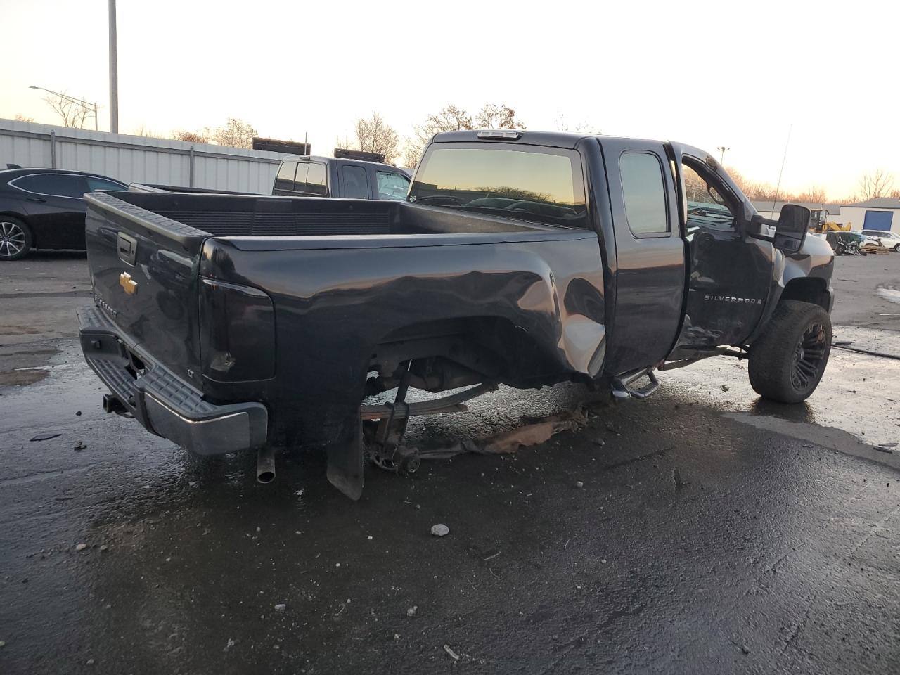 2007 Chevrolet Silverado - Image 3