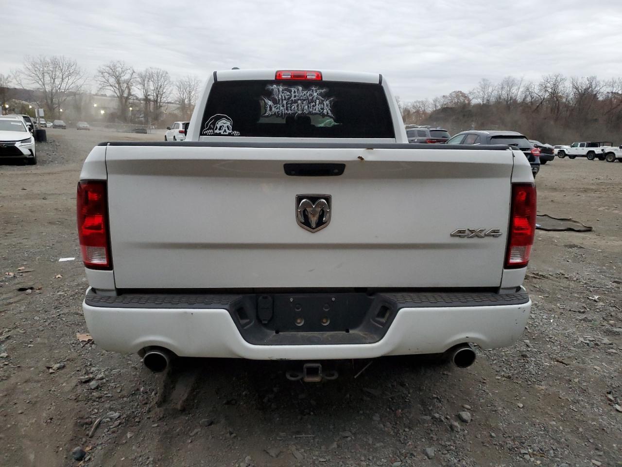 2016 RAM 1500 - Image 6