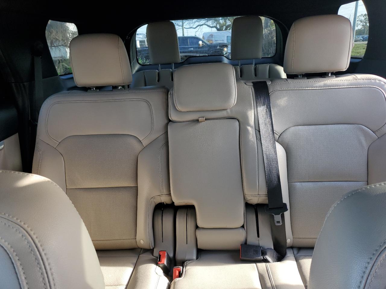 2019 Ford Explorer - Image 10