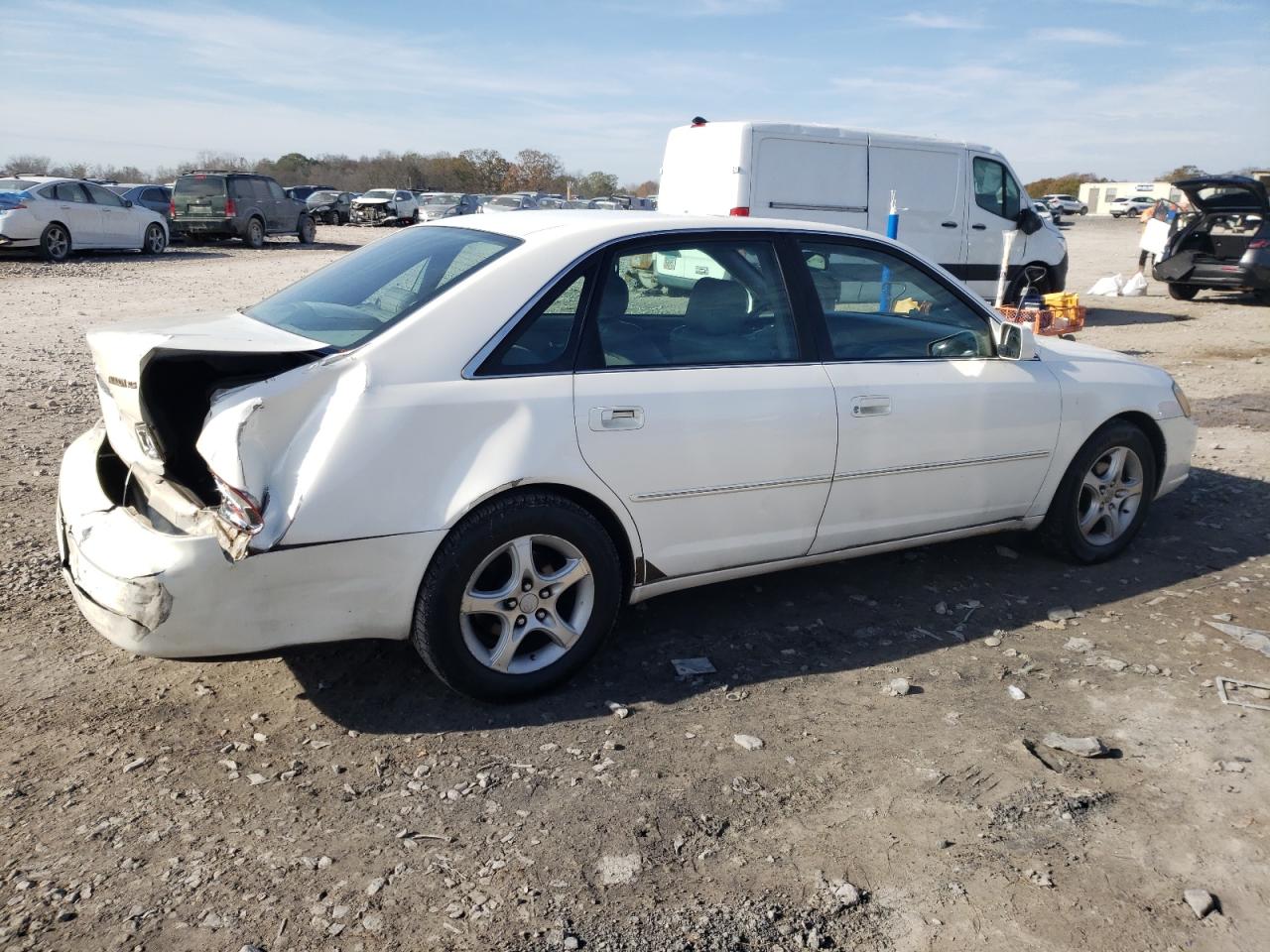 2001 Toyota Avalon - Image 3