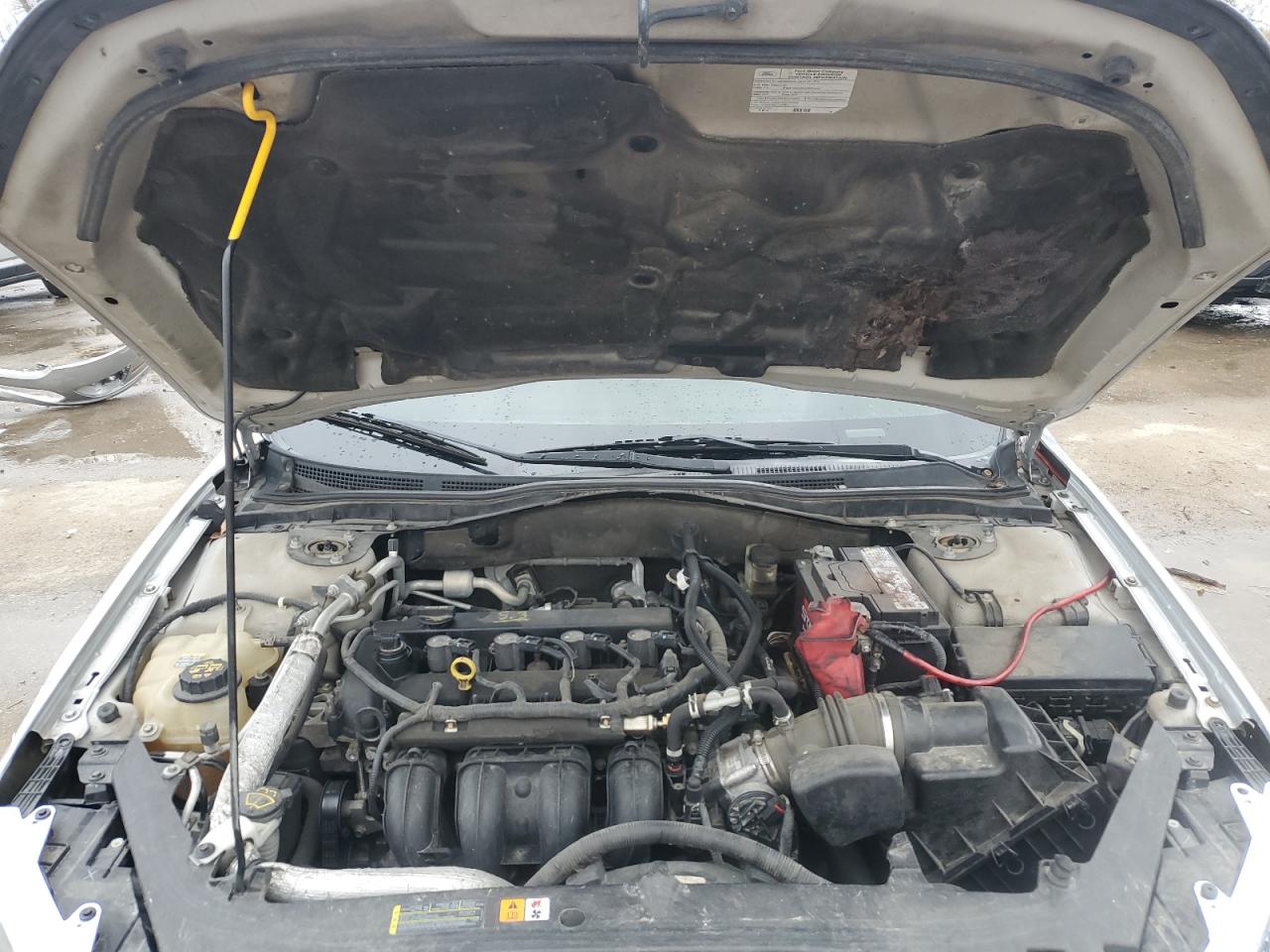 2010 Ford Fusion - Image 12