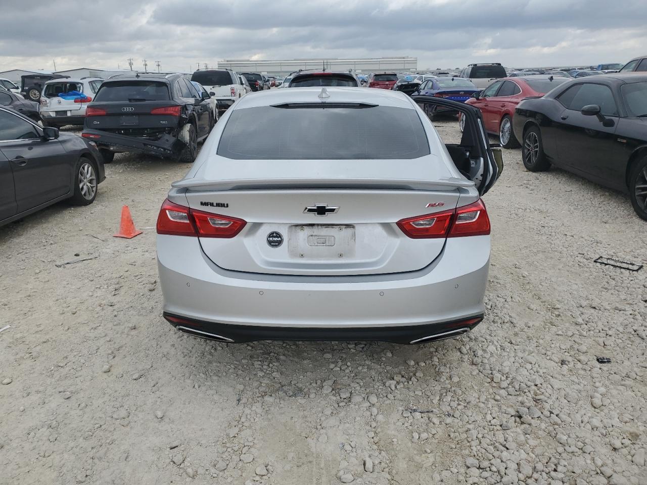 2022 Chevrolet Malibu - Image 6