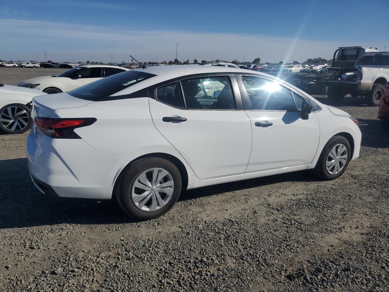 VIN 3N1CN8BV7PL833459 2023 NISSAN VERSA no.3