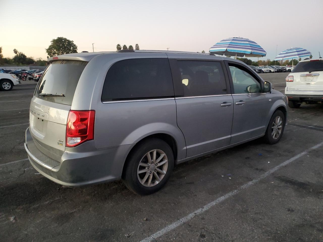 VIN 2C4RDGCG7KR772811 2019 DODGE CARAVAN no.3