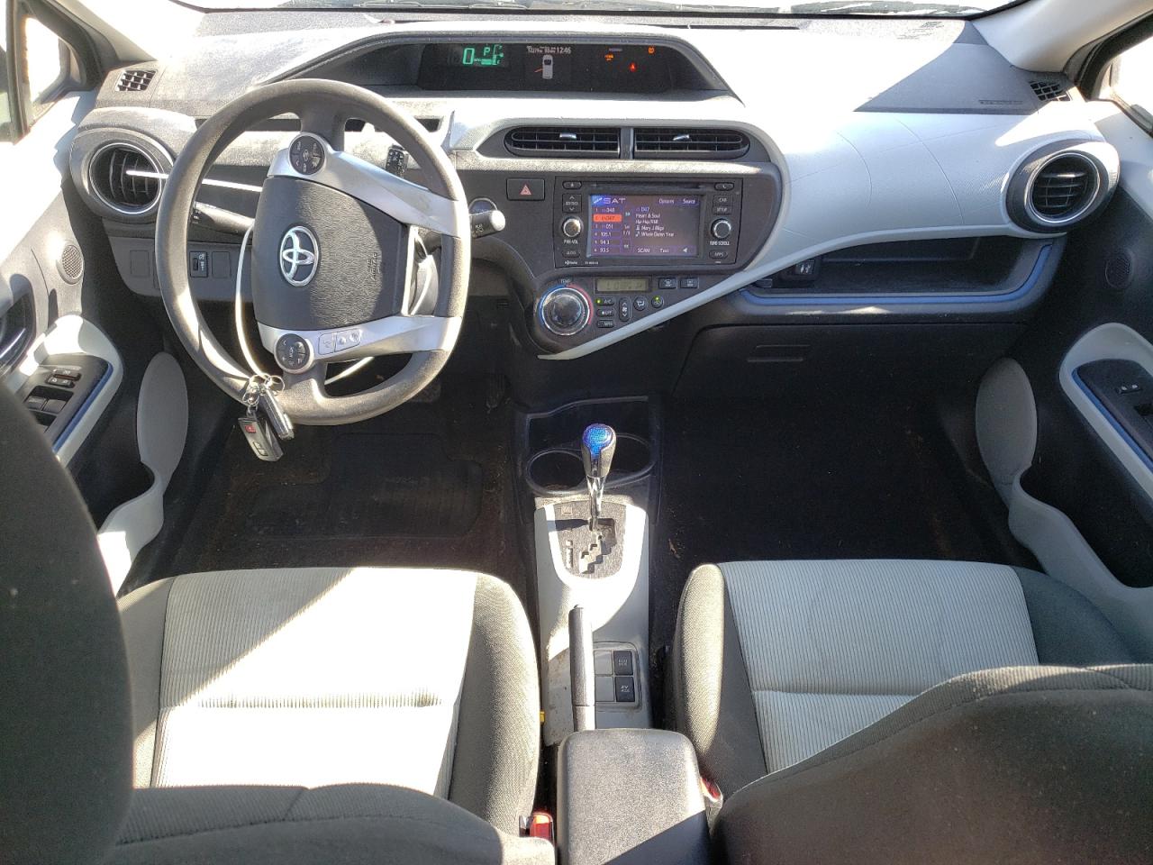 2012 Toyota Prius - Image 8