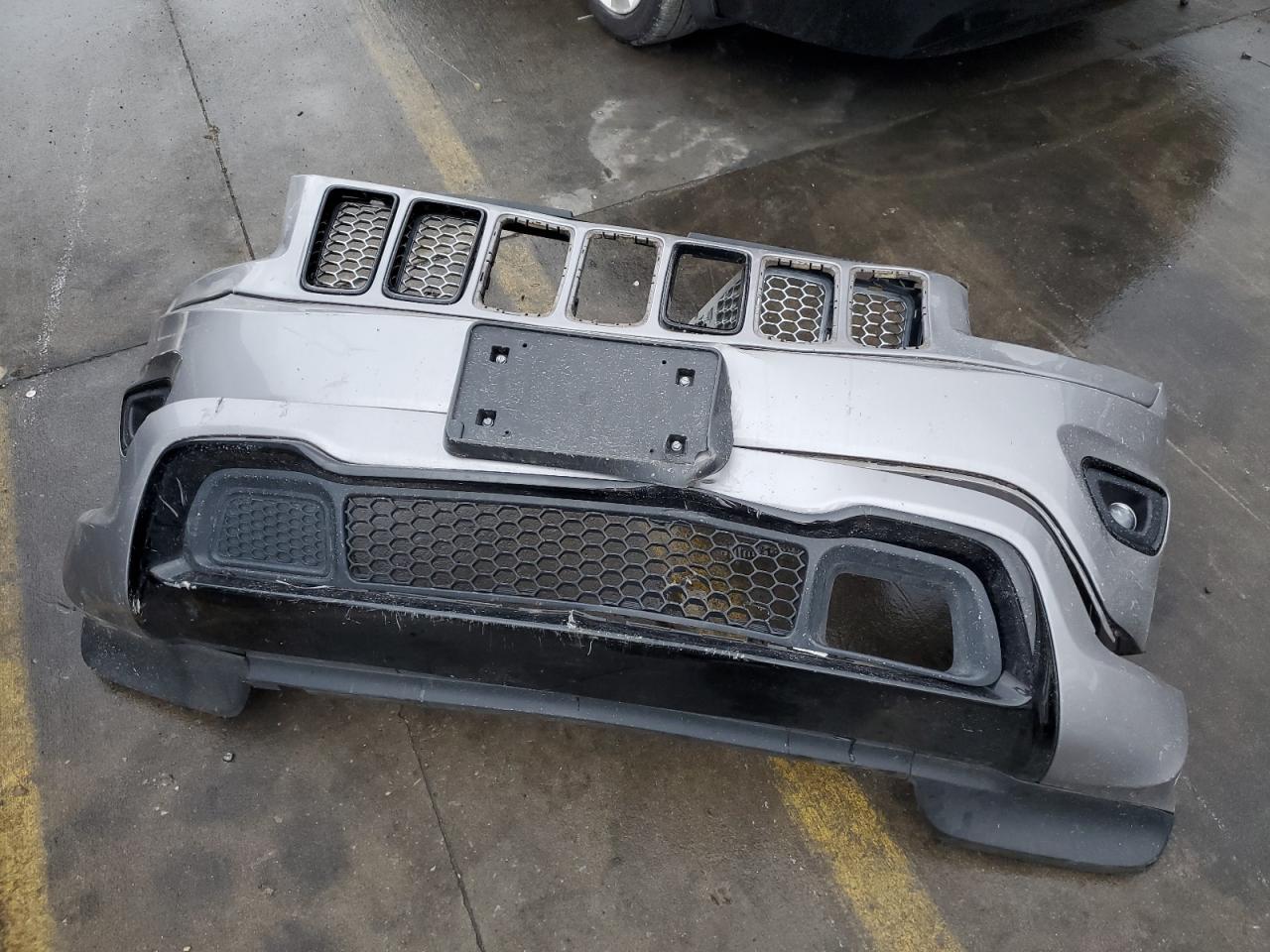 2015 Jeep Grand Cherokee - Image 15