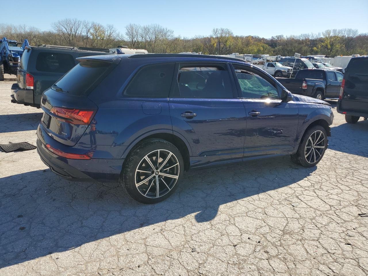 2022 Audi Q7 - Image 3