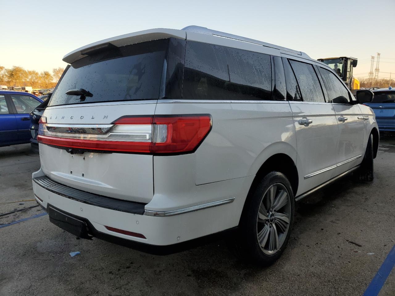 2018 Lincoln Navigator - Image 3