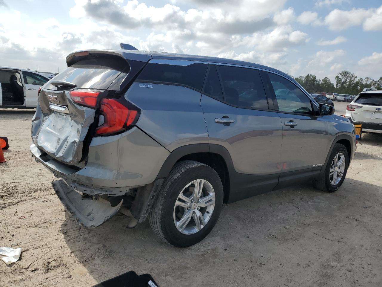 2020 GMC Terrain - Image 3