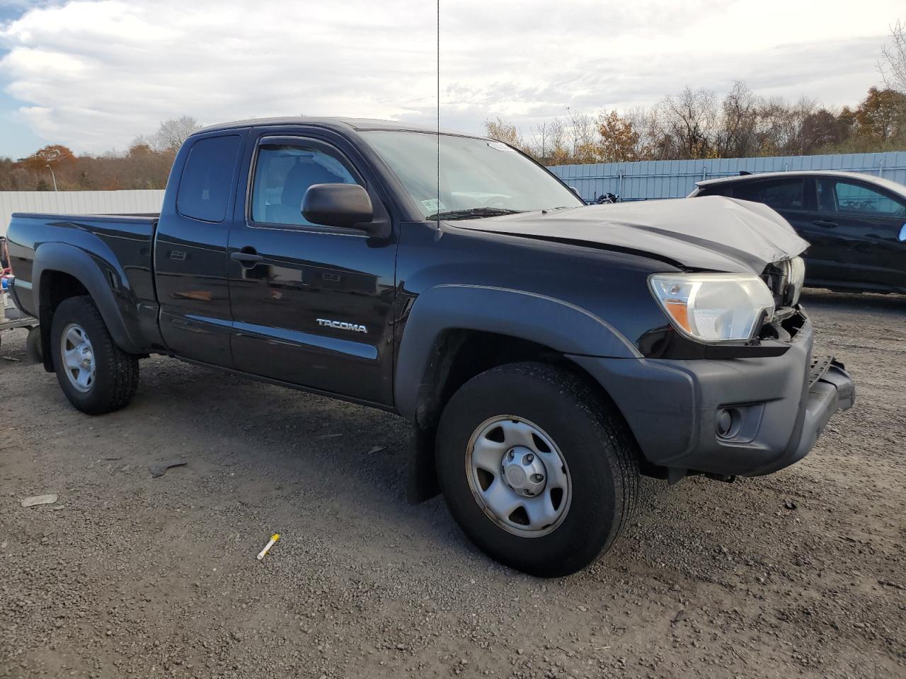 2015 Toyota Tacoma - Image 4