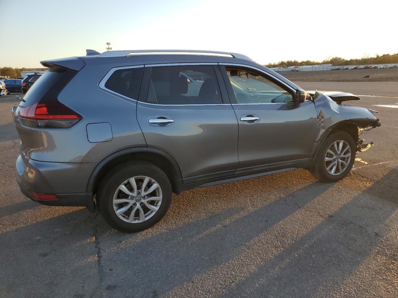 2020 Nissan Rogue - Image 3