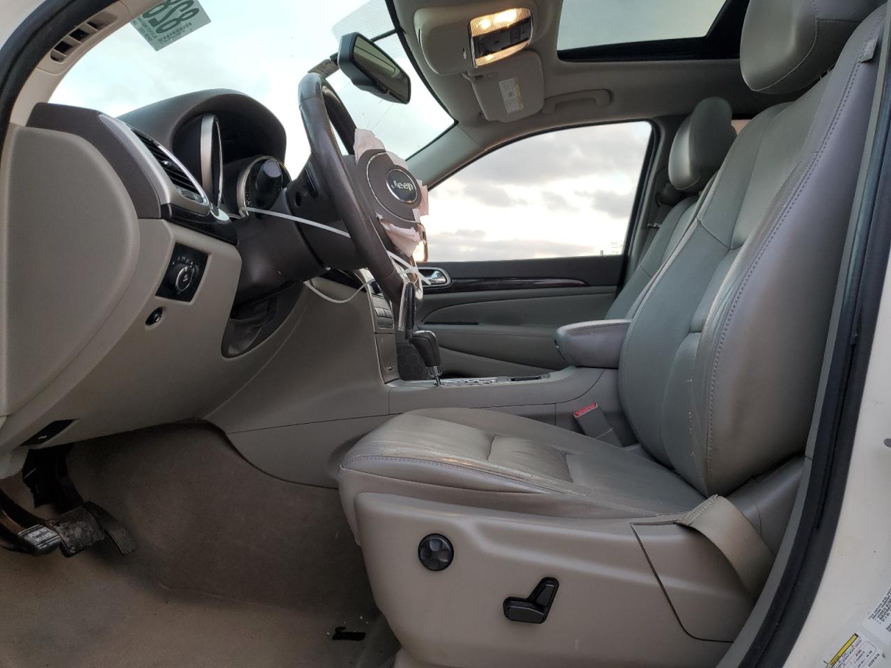 2012 Jeep Grand Cherokee - Image 7