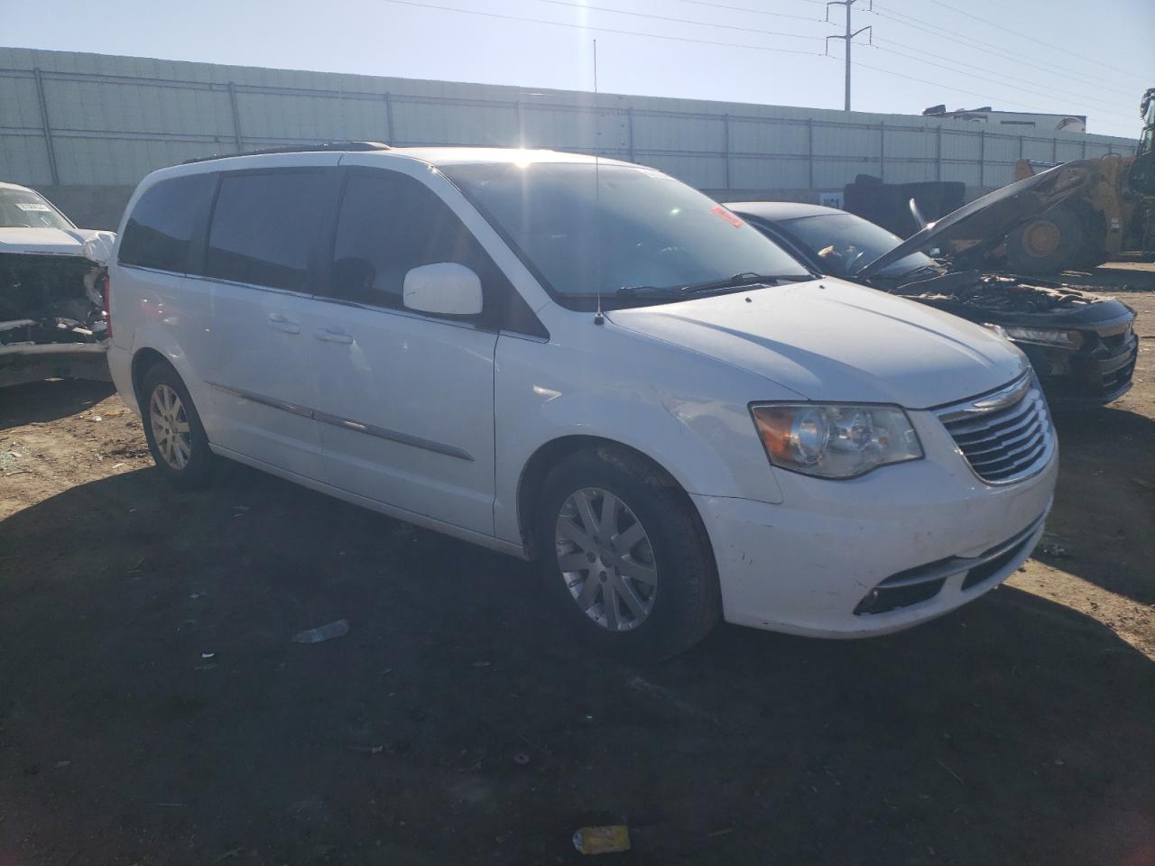 2016 Chrysler Town & Country - Image 4