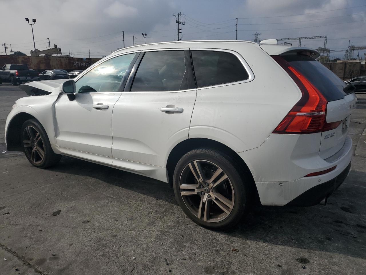 2019 Volvo XC60 - Image 2
