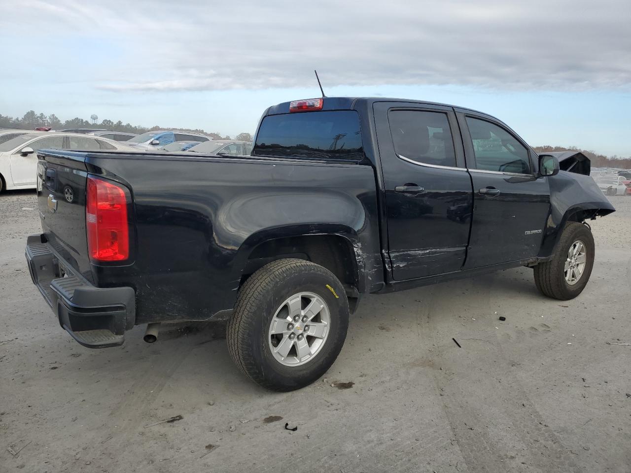 2019 Chevrolet Colorado - Image 3