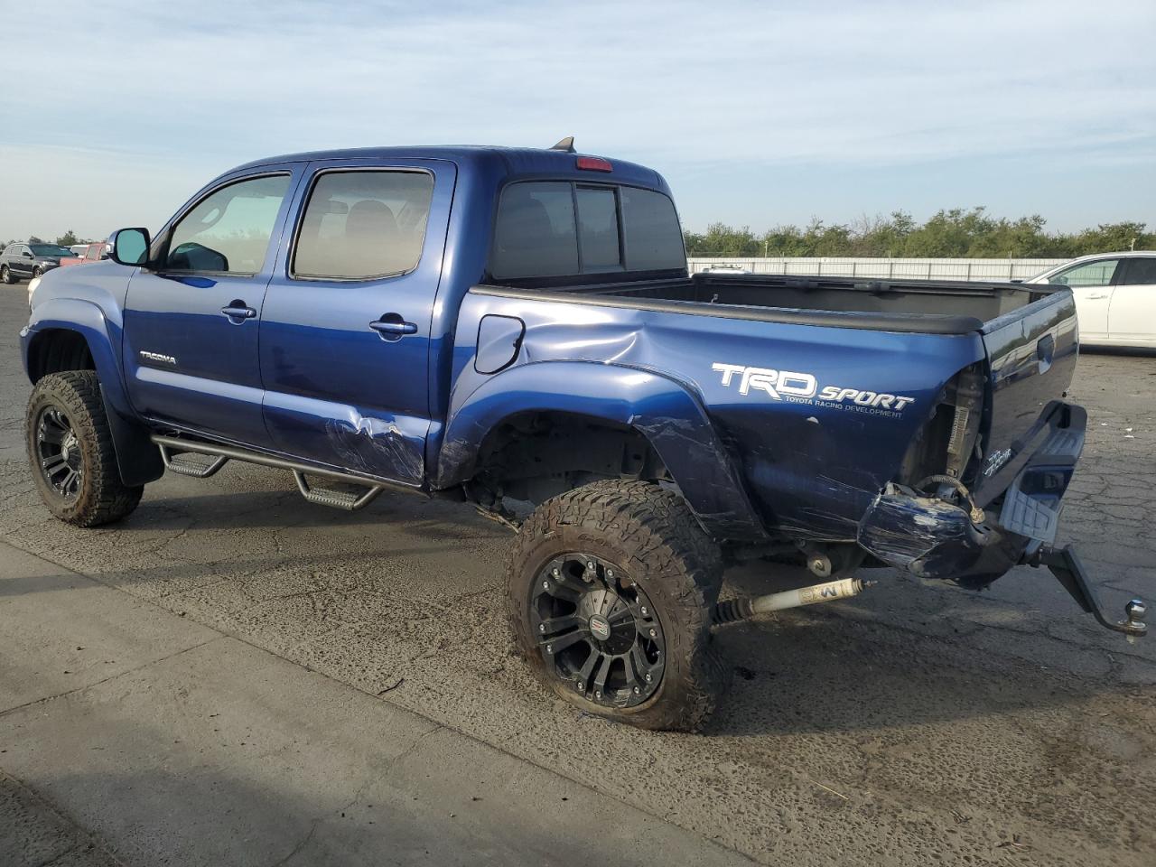 2015 Toyota Tacoma - Image 2