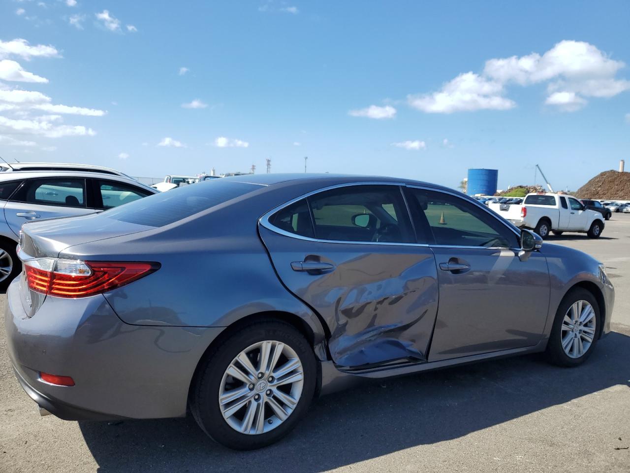 2013 Lexus ES - Image 3