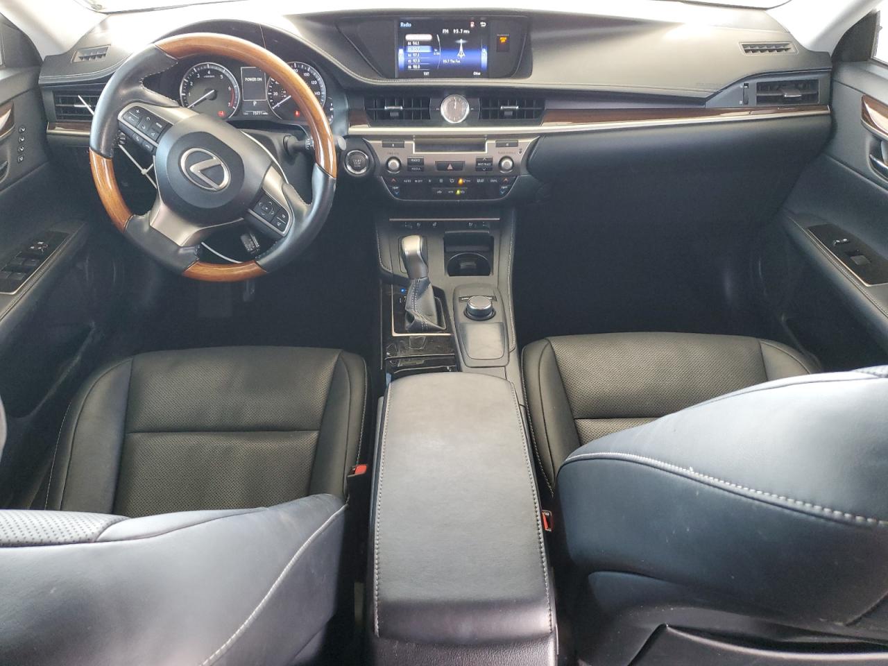 2016 Lexus ES - Image 8