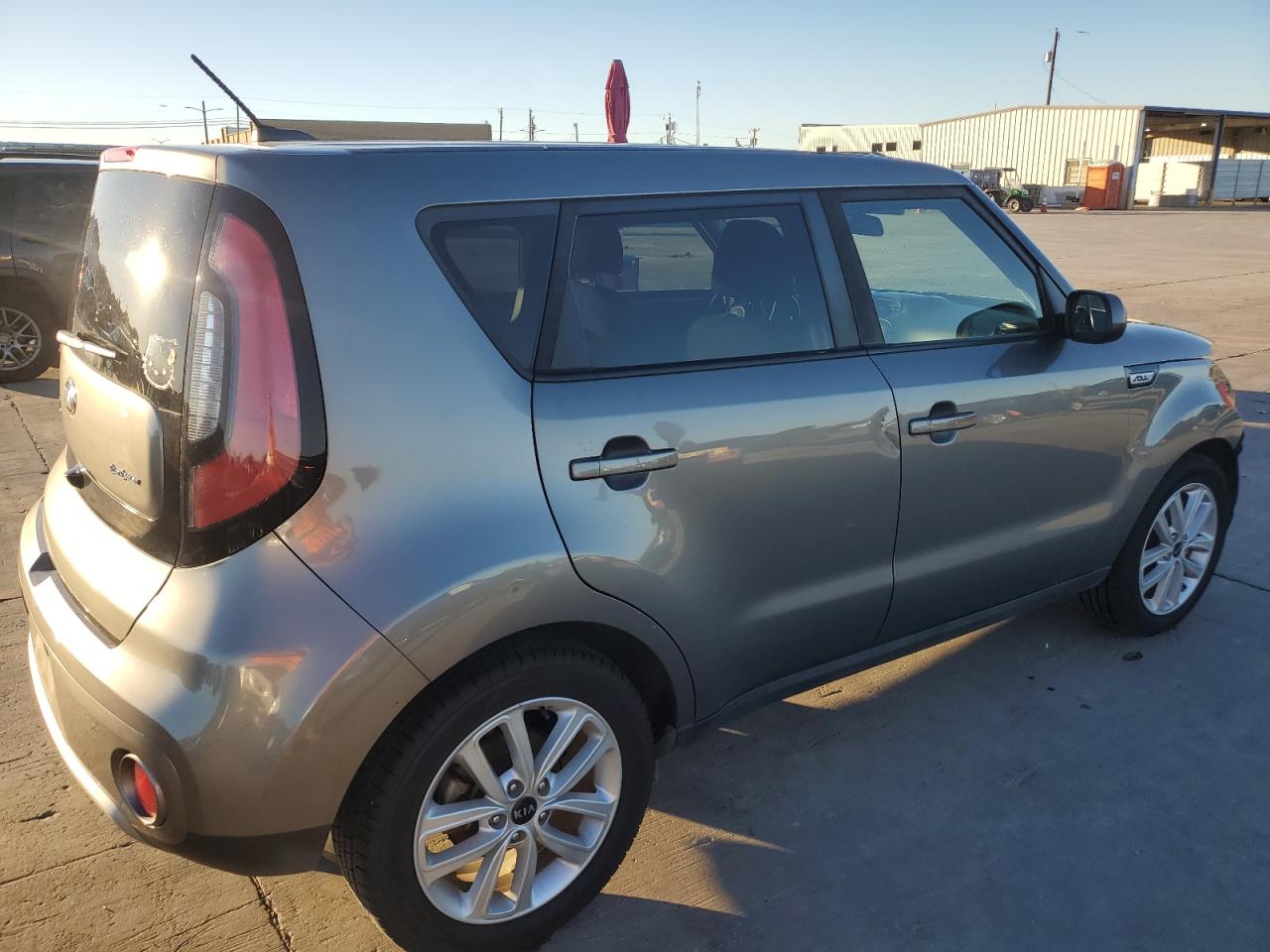 VIN KNDJP3A53H7499780 2017 KIA SOUL no.3