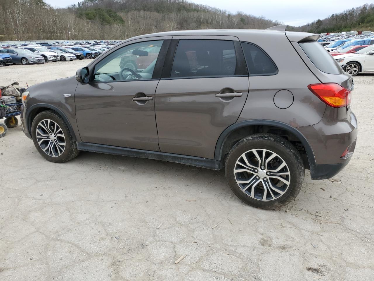 VIN JA4AR3AU6KU030106 2019 MITSUBISHI OUTLANDER no.2