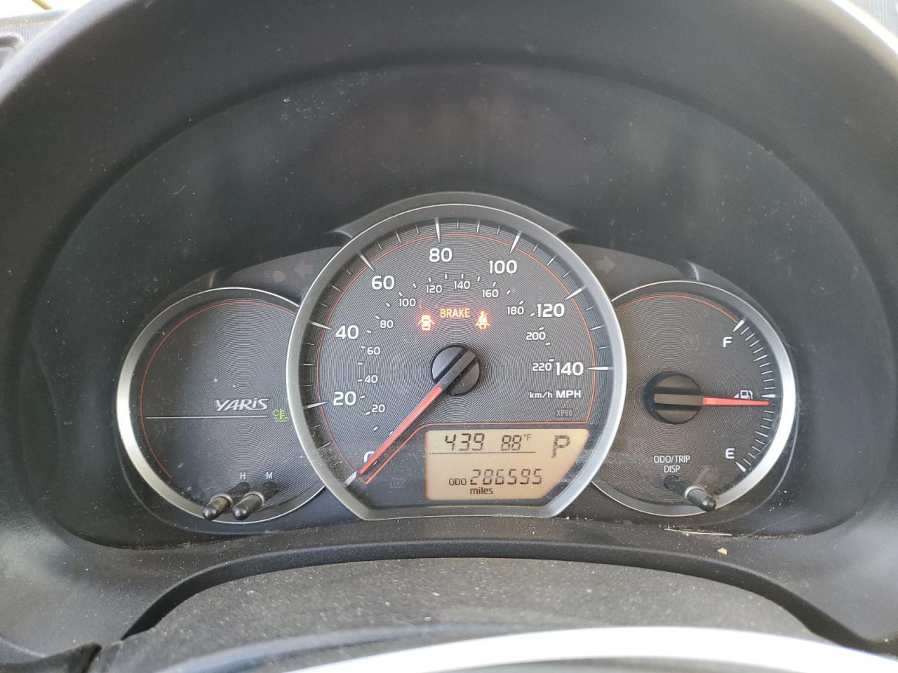 2012 Toyota Yaris - Image 9