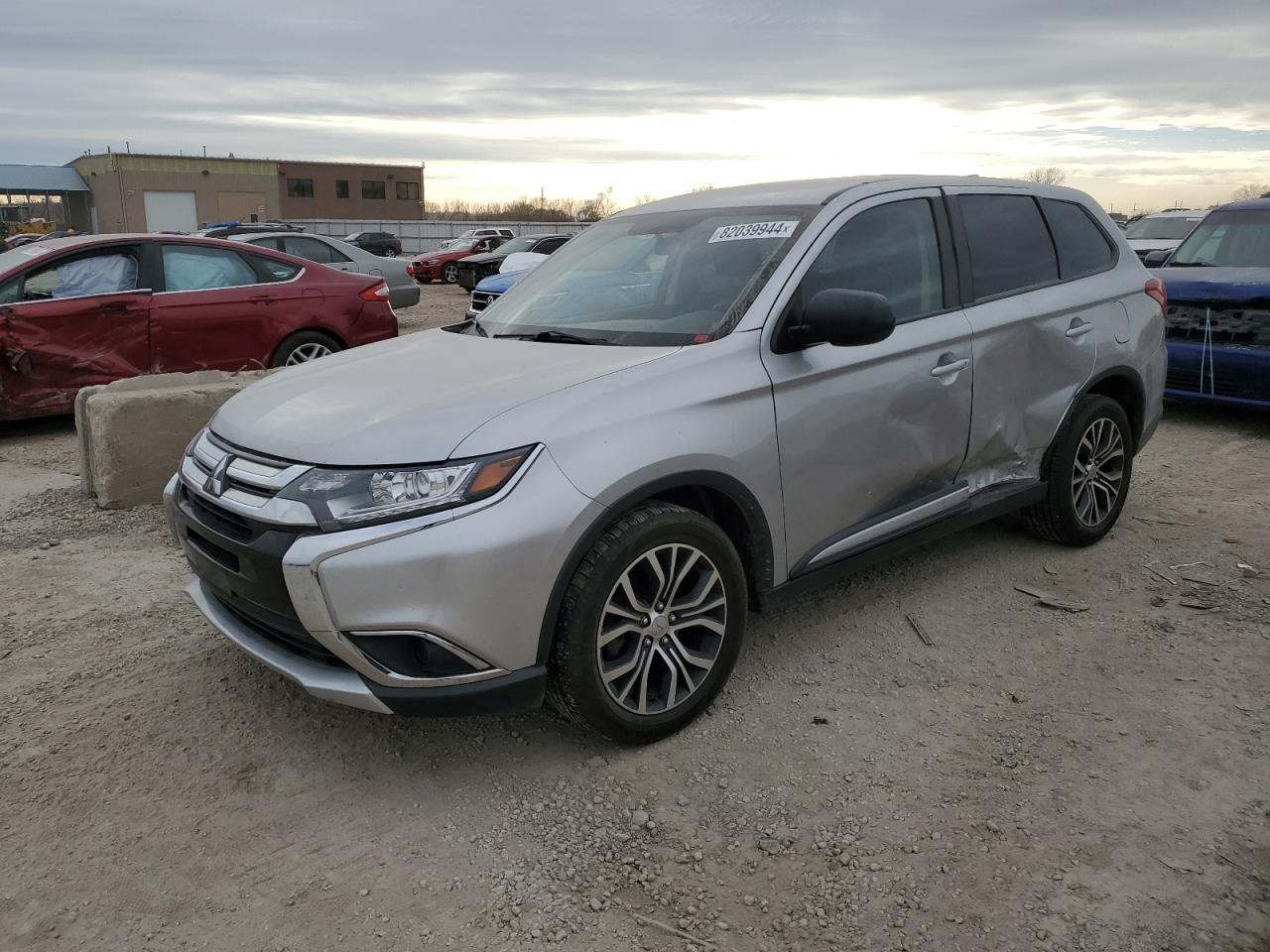 VIN JA4AZ3A30JZ057262 2018 MITSUBISHI OUTLANDER no.1