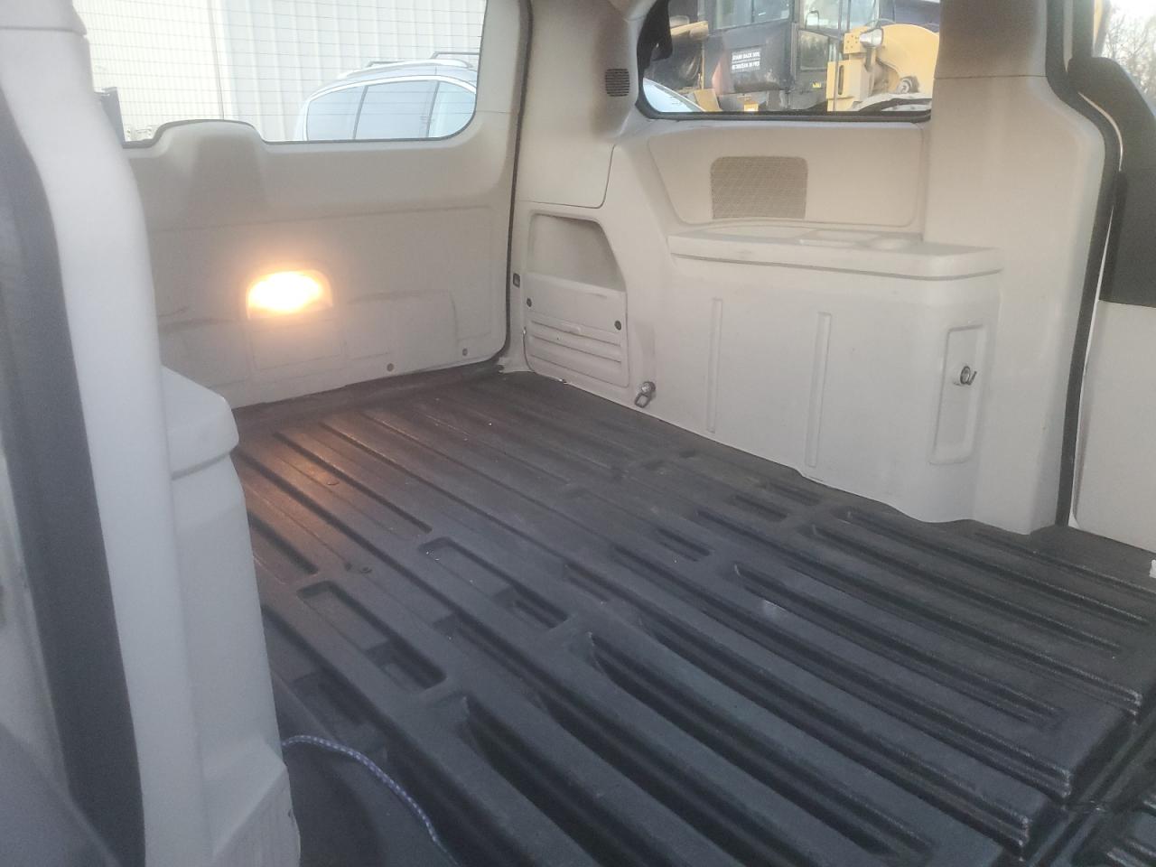 2009 Dodge Caravan - Image 11