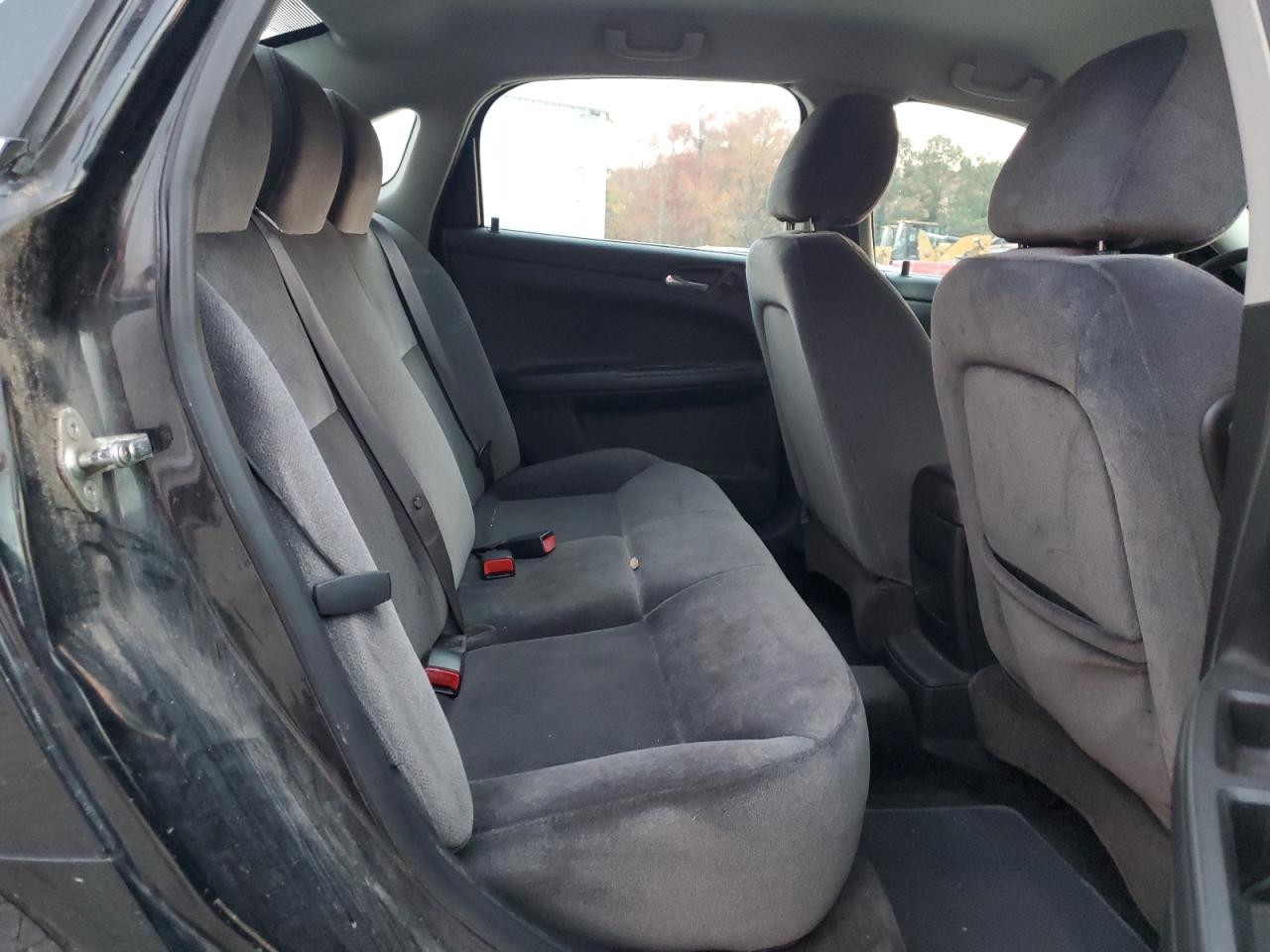 2011 Chevrolet Impala - Image 10