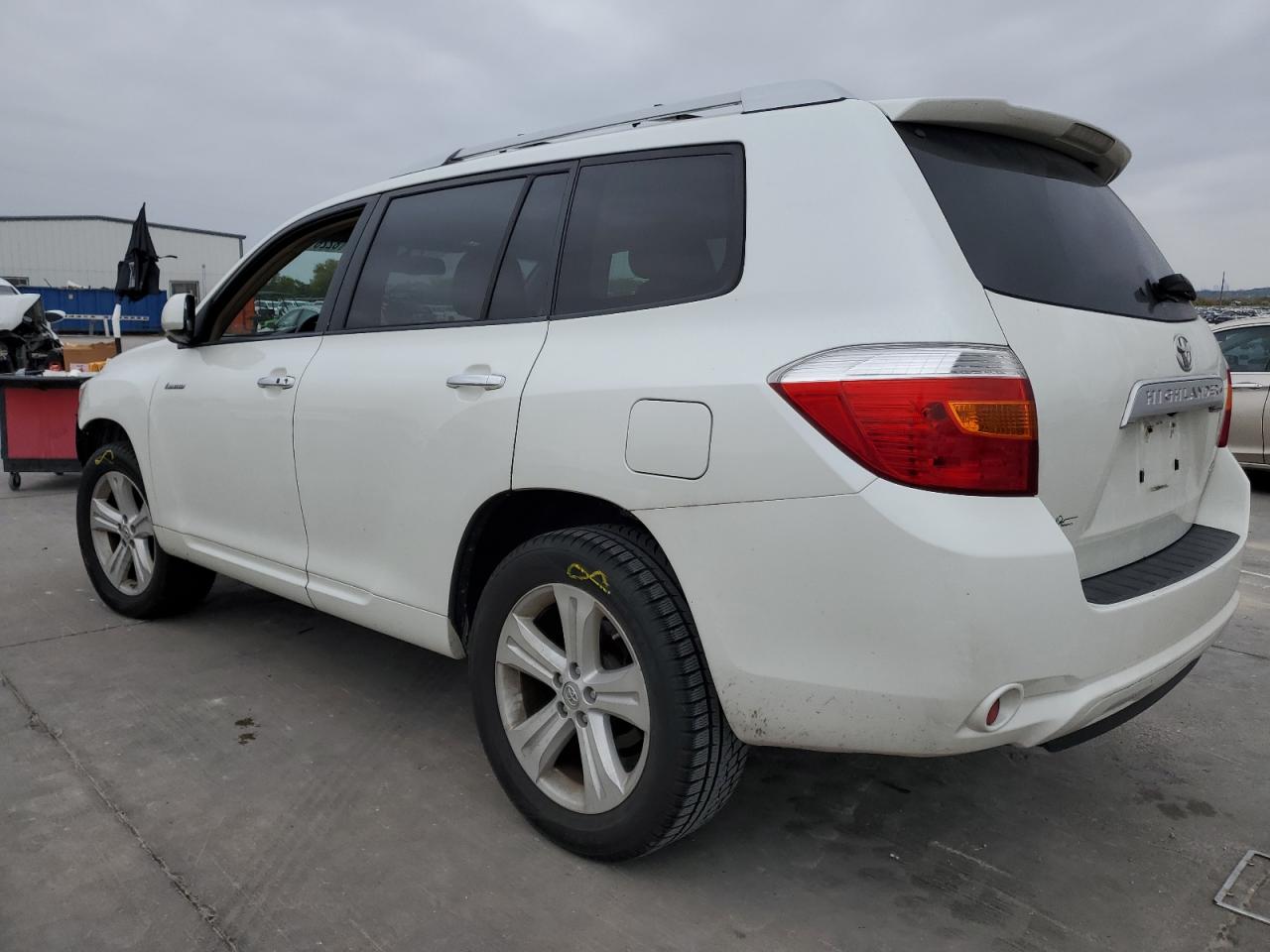 2010 Toyota Highlander - Image 2