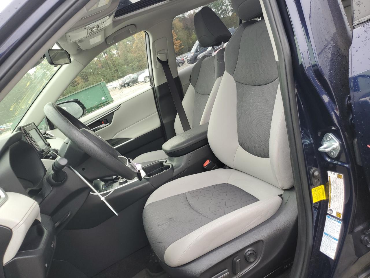 2020 Toyota RAV 4 - Image 7