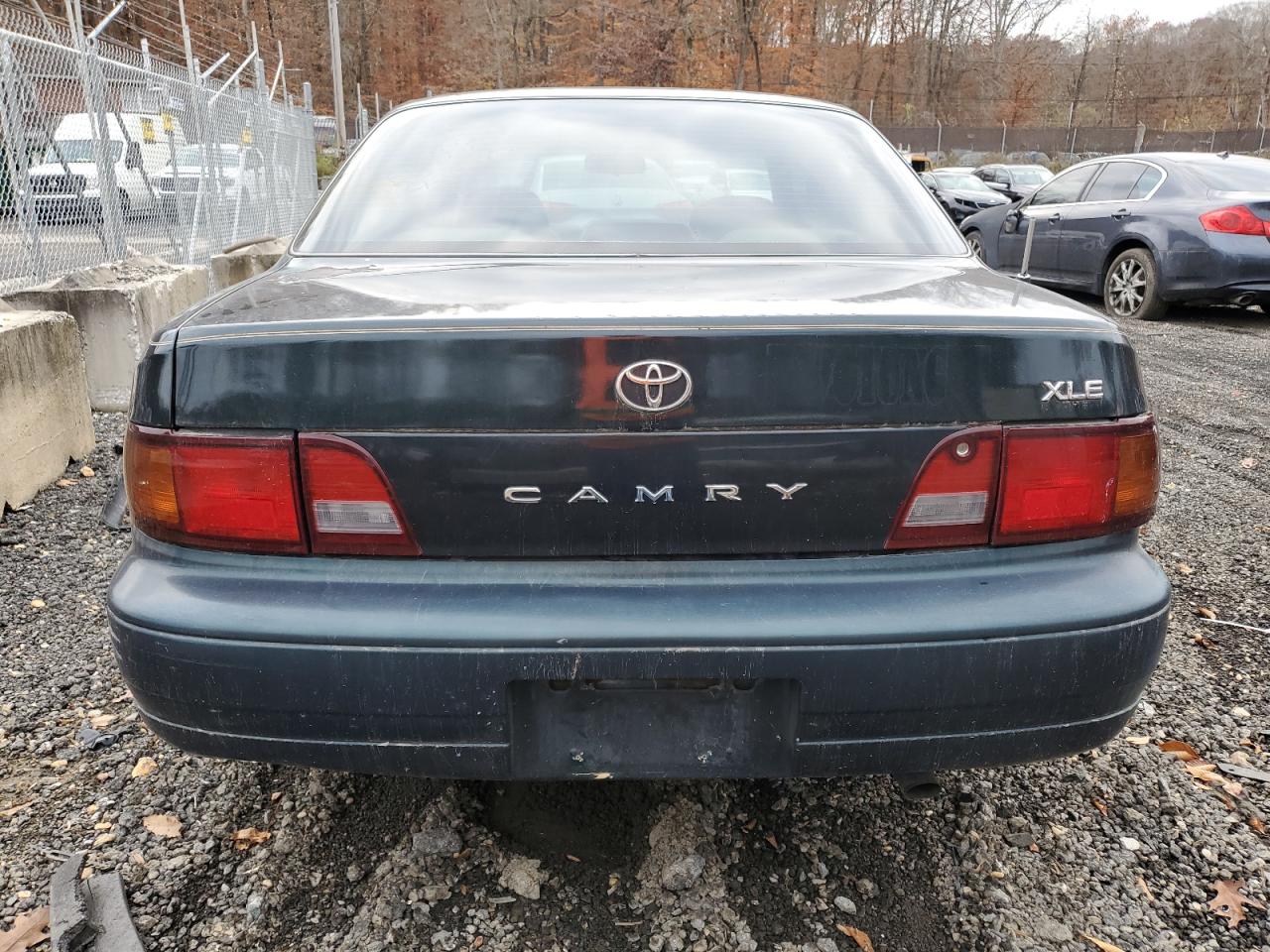 1995 Toyota Camry Xle VIN: 4T1SK13E8SU587457 Lot: 80878074