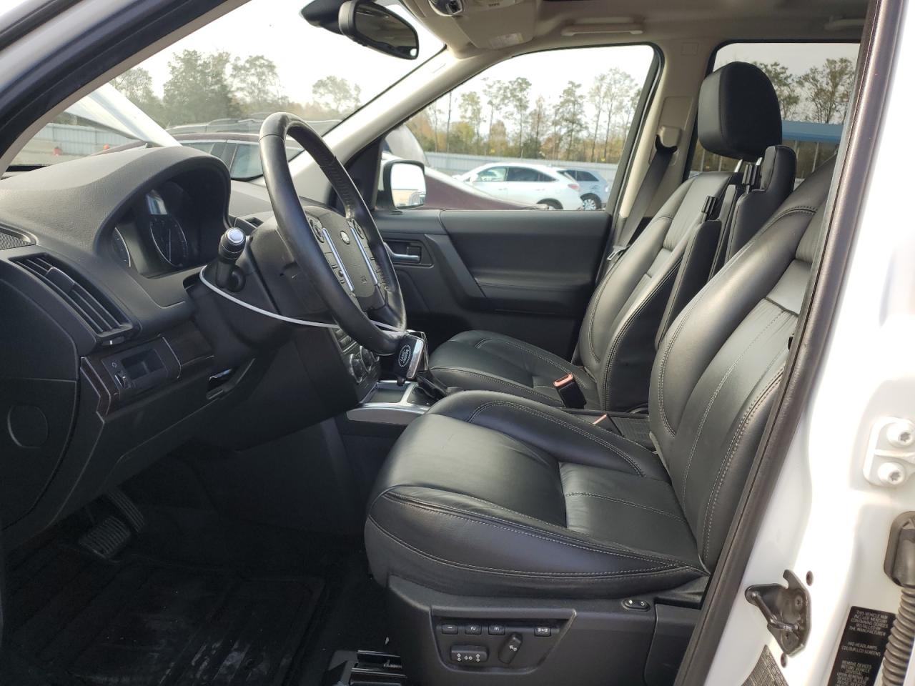 2014 Land Rover LR2 - Image 7