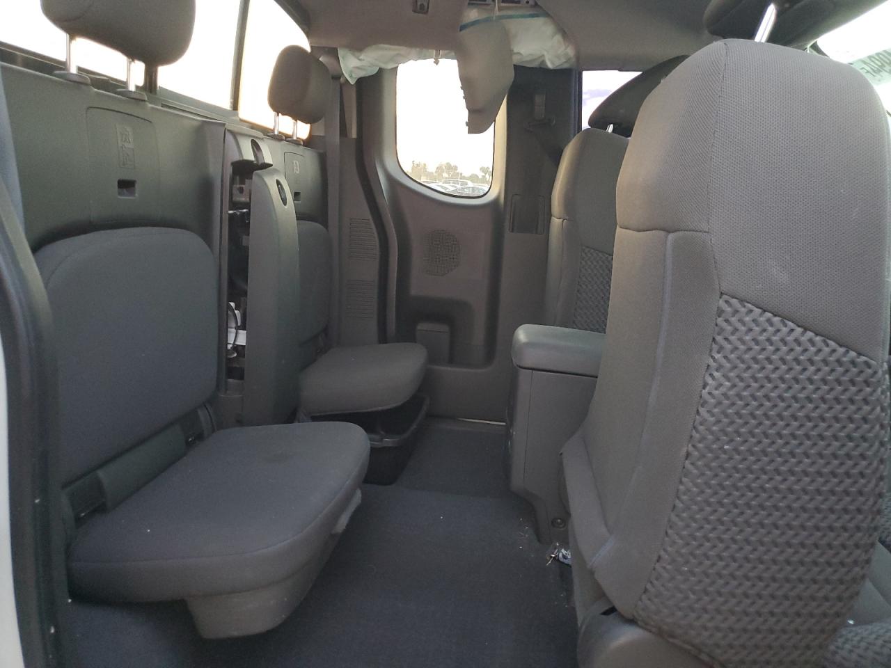 2019 Nissan Navara (Frontier) - Image 10