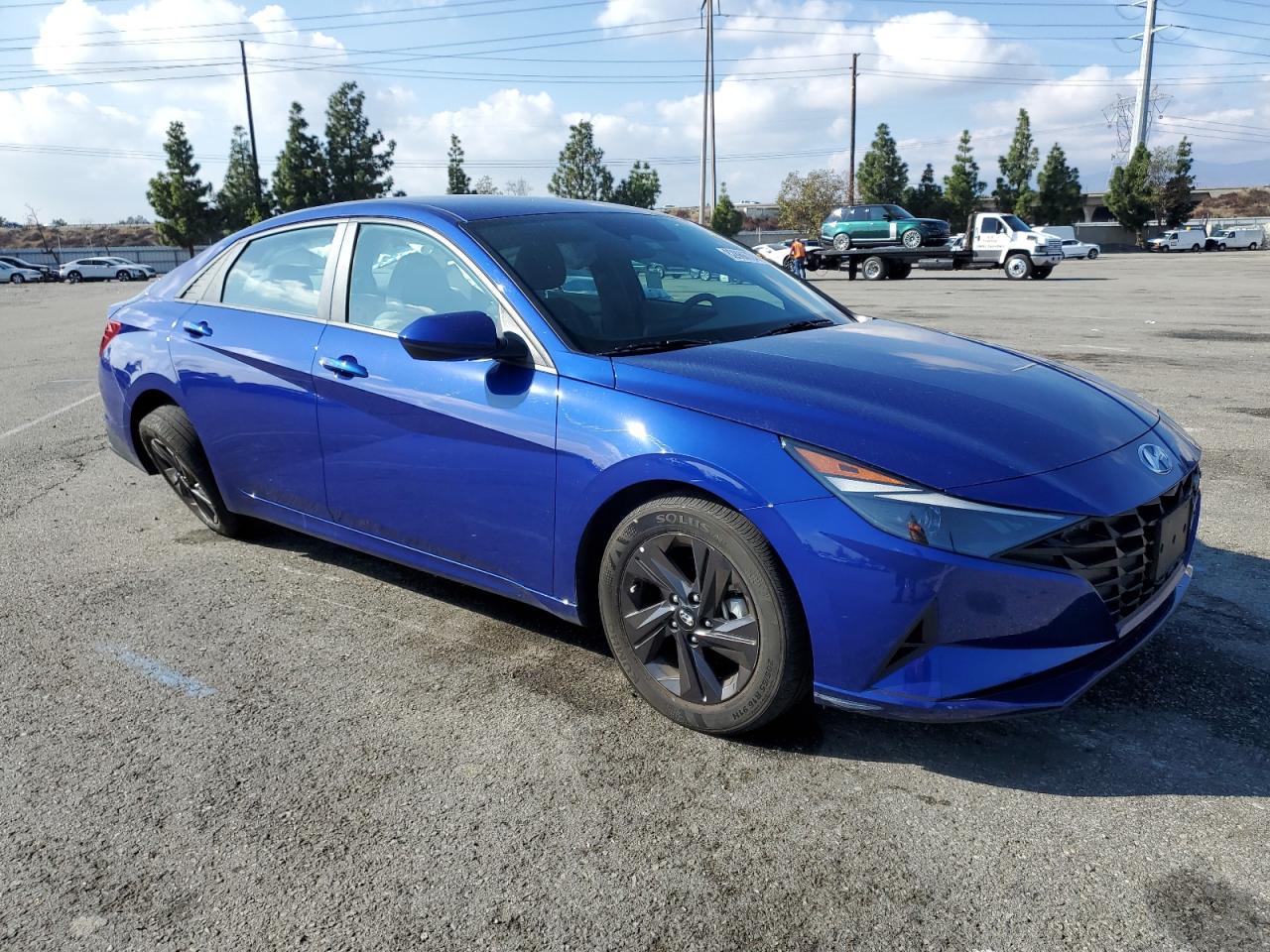 2022 Hyundai Elantra - Image 4
