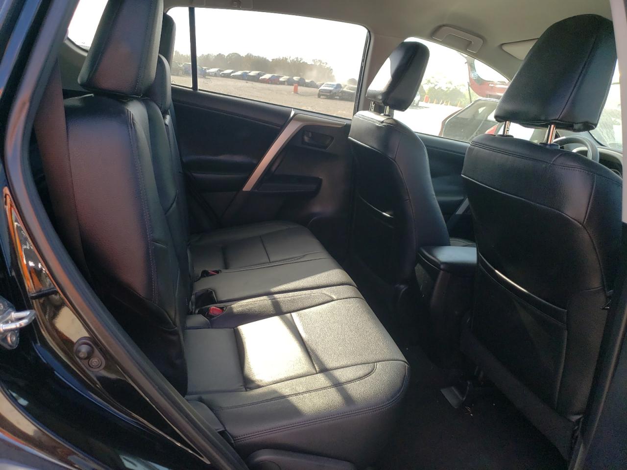 2014 Toyota RAV 4 - Image 11