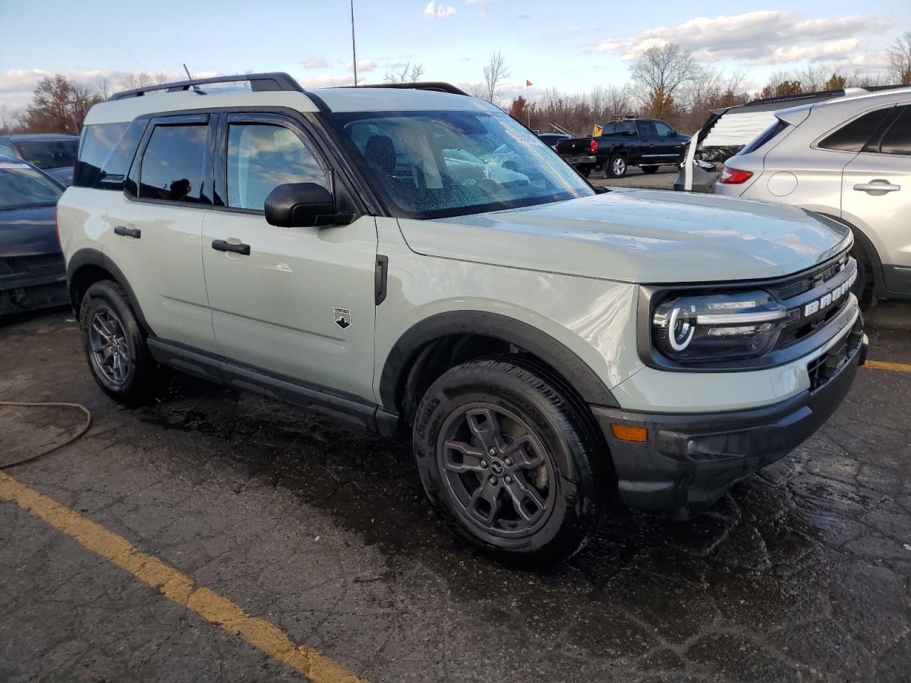 2022 Ford Bronco - Image 4