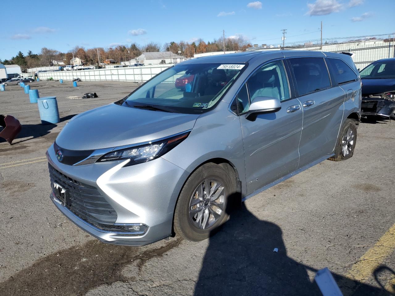 2021 Toyota Sienna - Image 1
