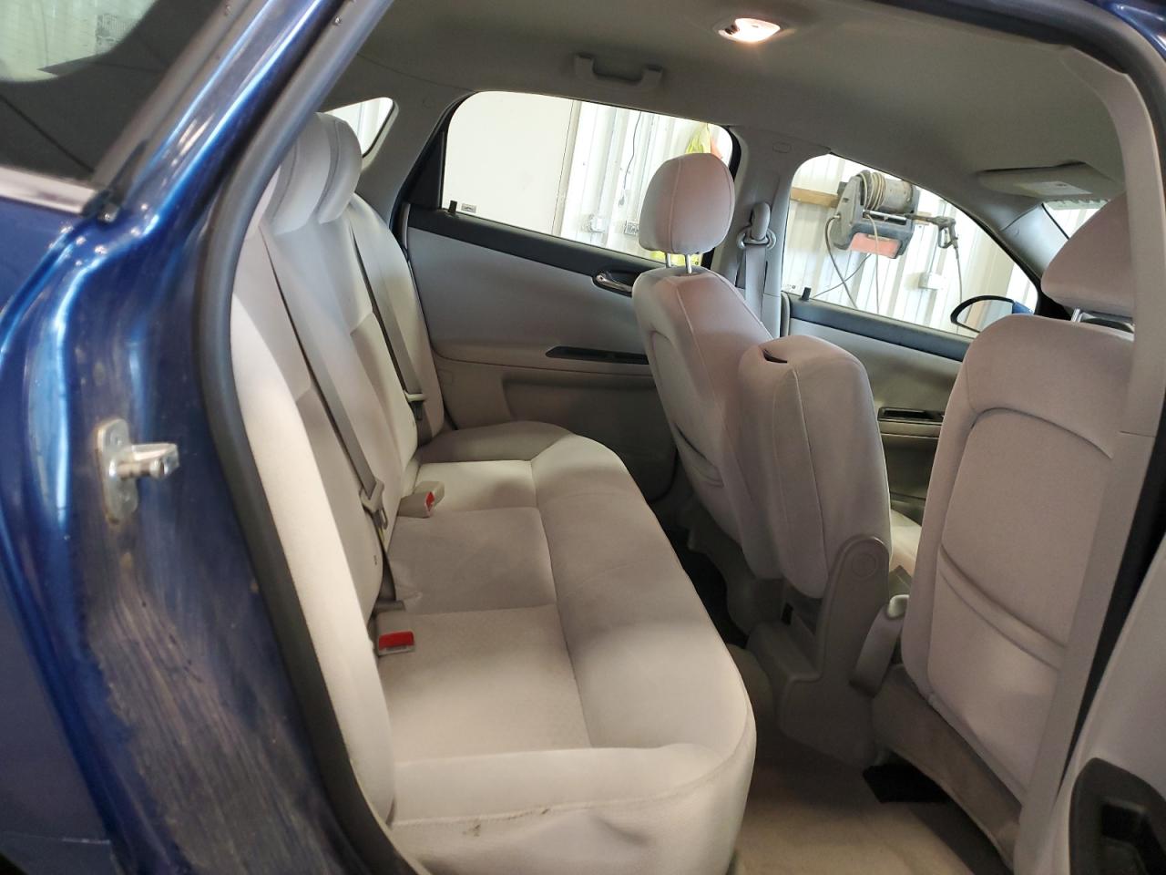 2006 Chevrolet Impala - Image 10