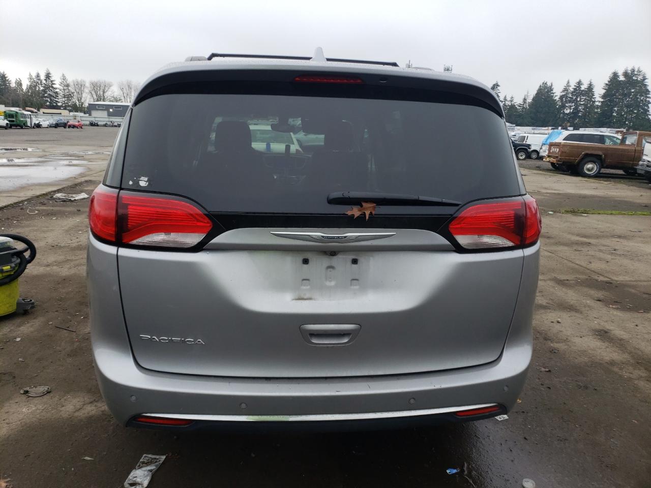 2017 Chrysler Pacifica - Image 6
