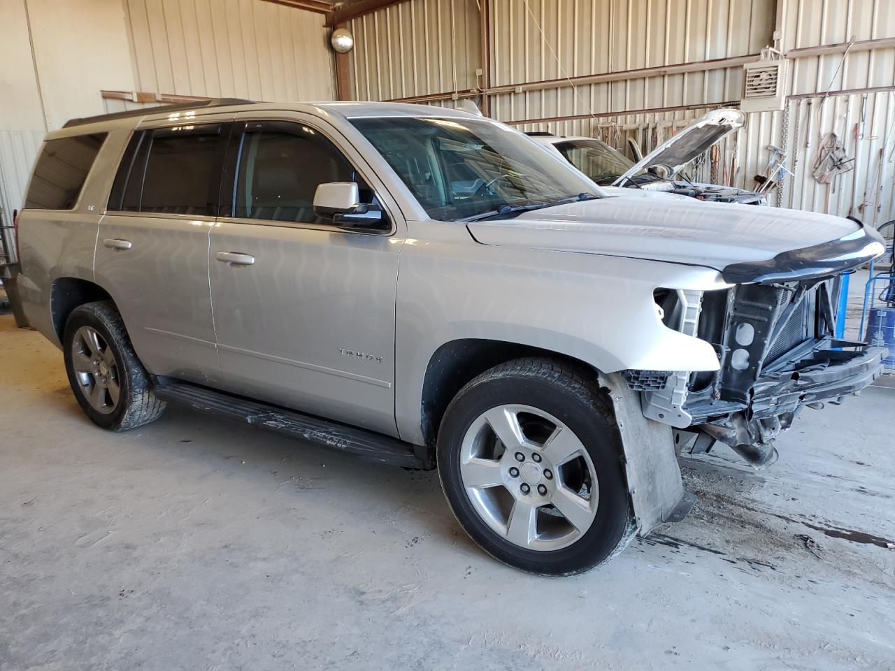 VIN 1GNSCBKC7KR137607 2019 CHEVROLET TAHOE no.4