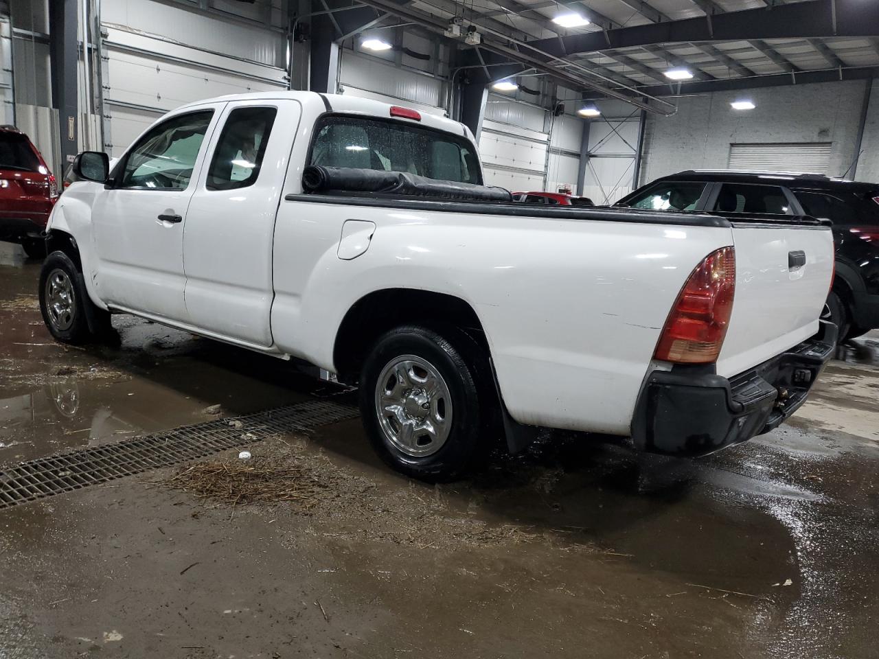 2015 Toyota Tacoma - Image 2