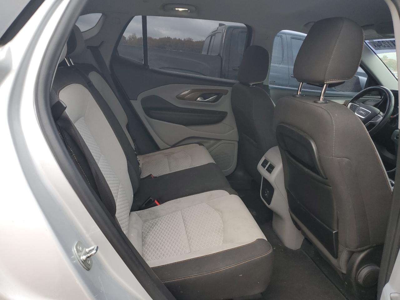 2020 GMC Terrain - Image 11