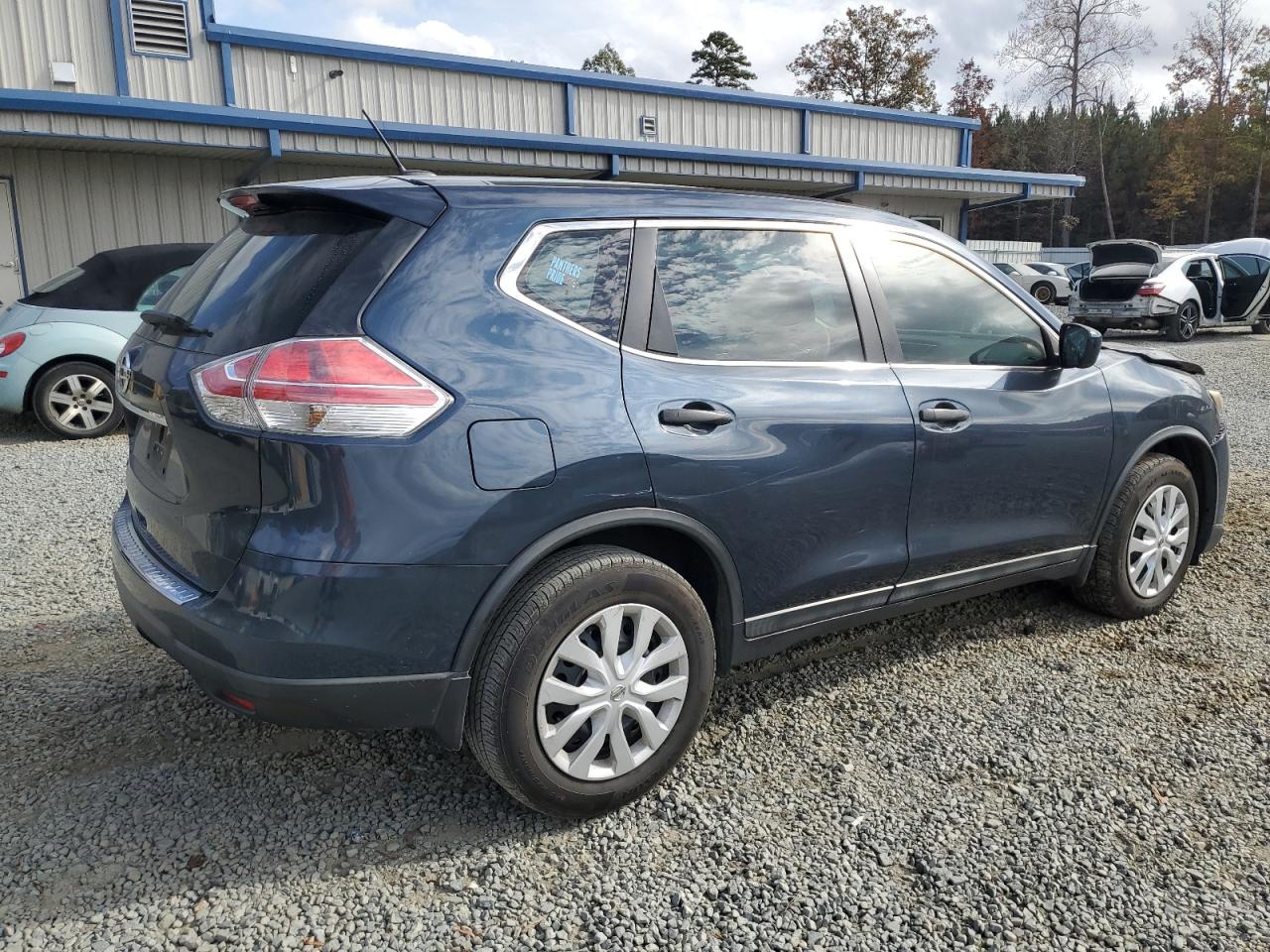 2016 Nissan Rogue - Image 3