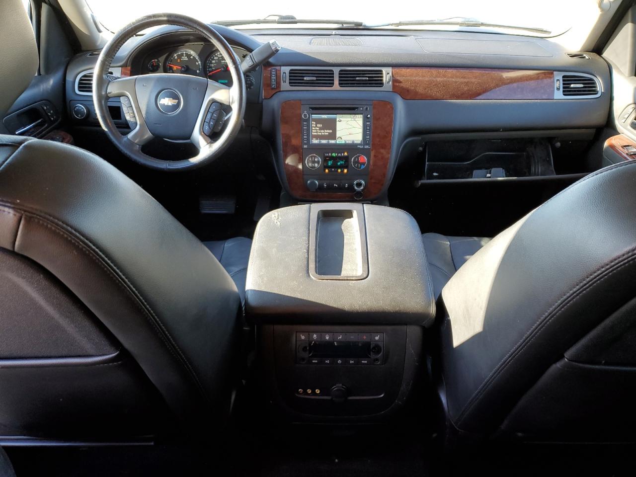 2012 Chevrolet Suburban - Image 8