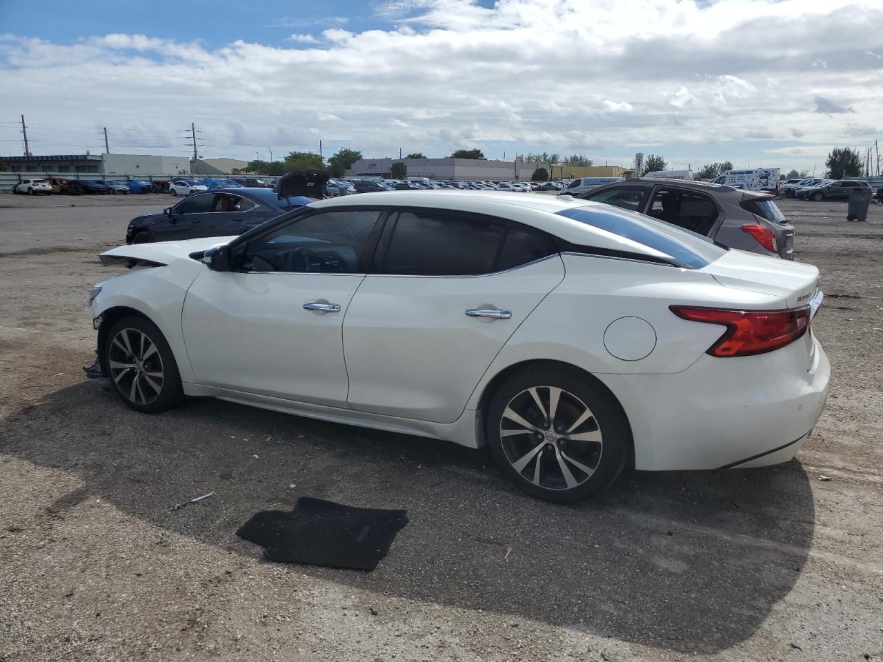 2018 Nissan Maxima - Image 2
