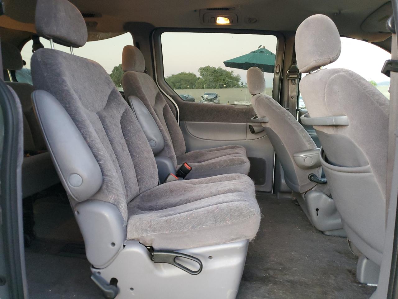 2000 Dodge Caravan - Image 11