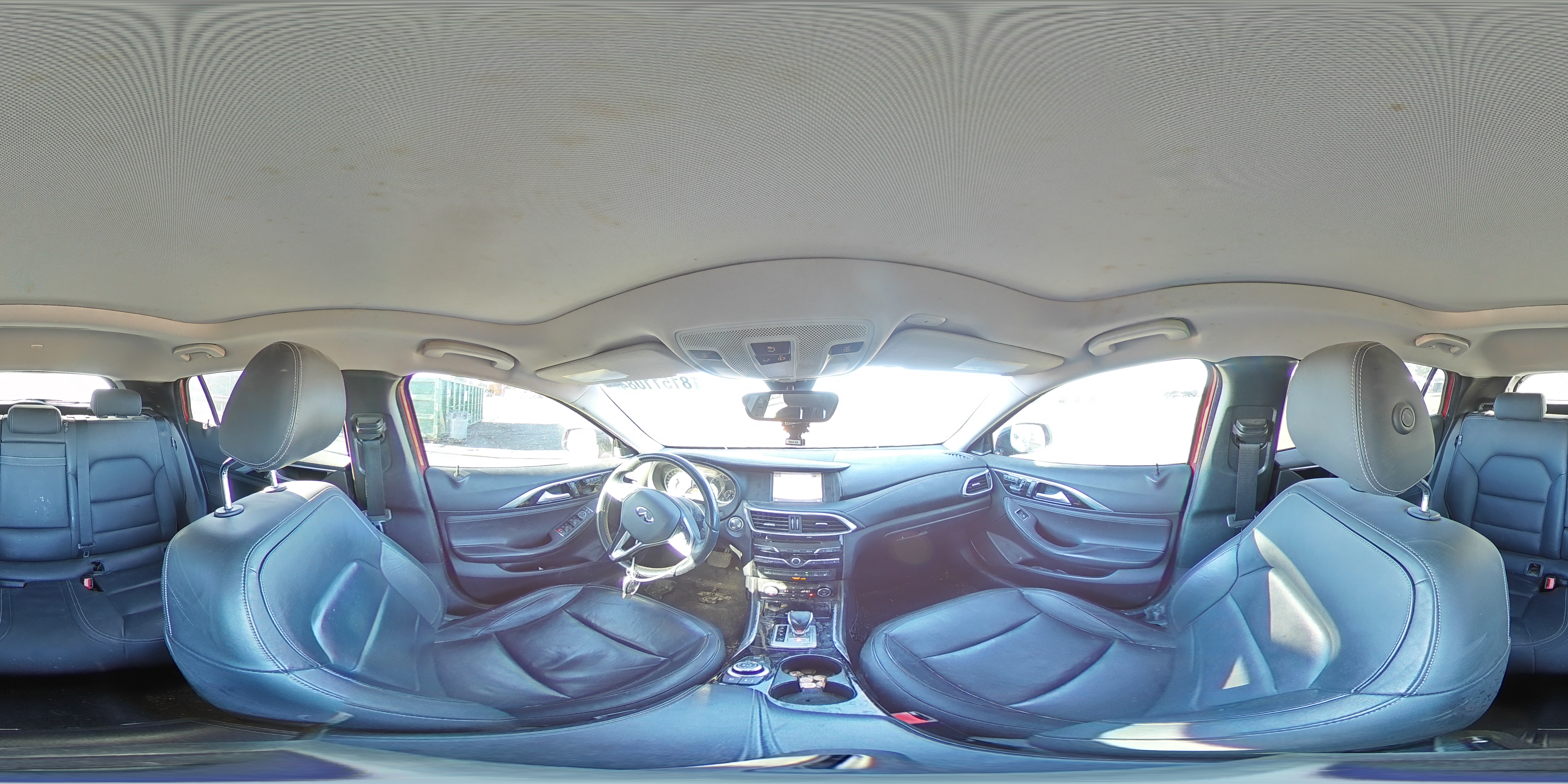 2017 Infiniti QX30 - Image 12
